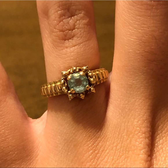 Jewelry - 18kt Yellow Gold Aquamarine Ring